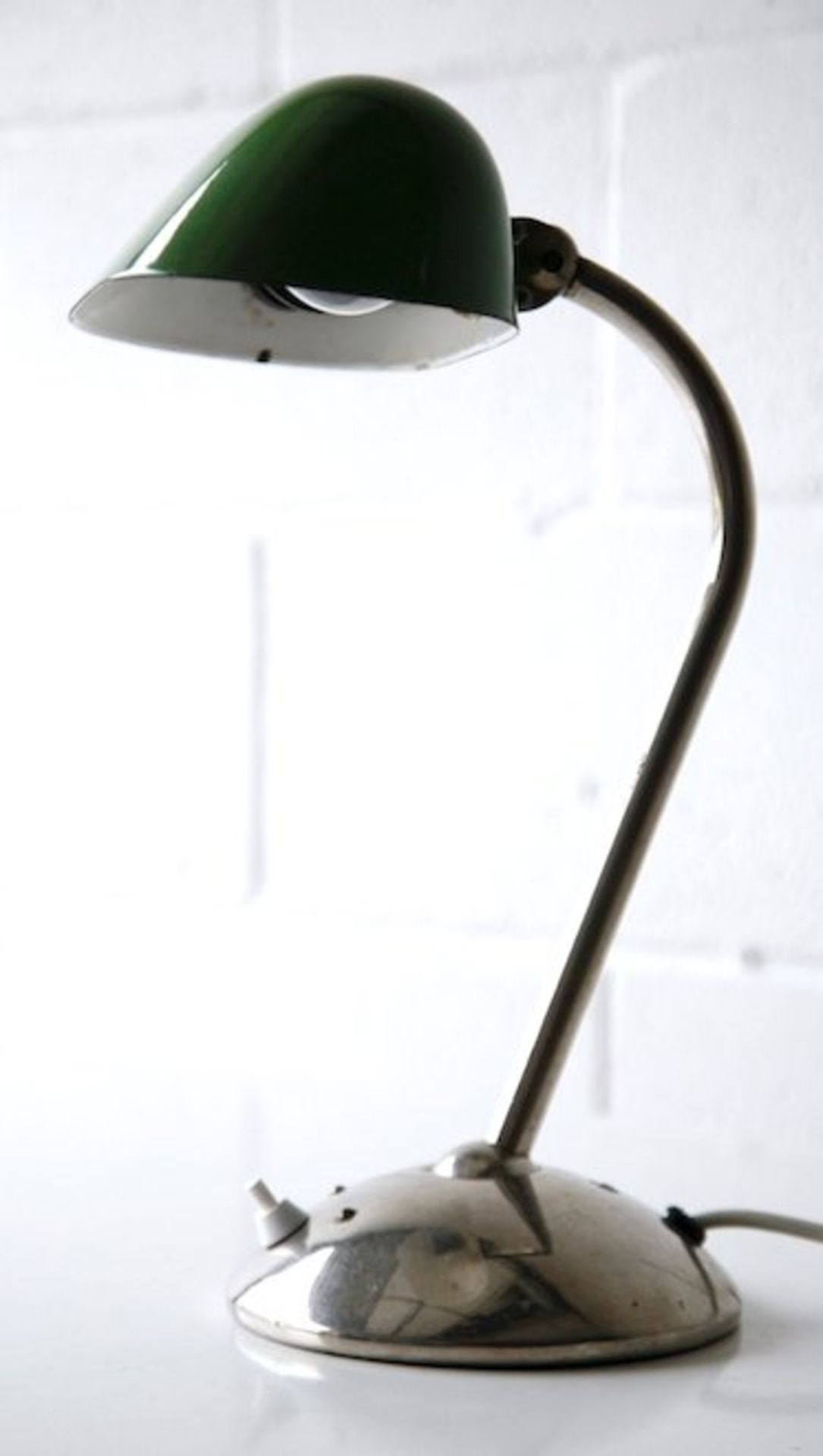 ART DECO 1930'S CHROME AND ENAMEL BANKERS DESK LAMP