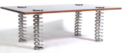 EXCEPTIONAL 1970'S RETRO VINTAGE COFFEE TABLE WITH SPRING LEGS