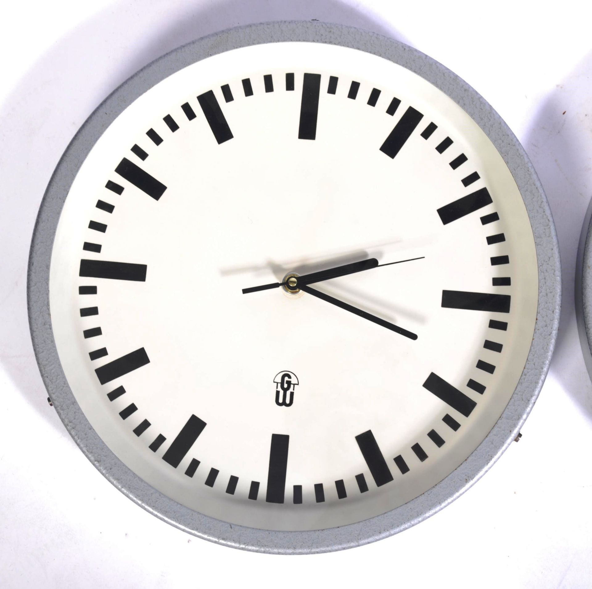 ORIGINAL PAIR OF GERMAN 1960'S STATION WALL CLOCKS BY GERATEWERK - Bild 2 aus 4