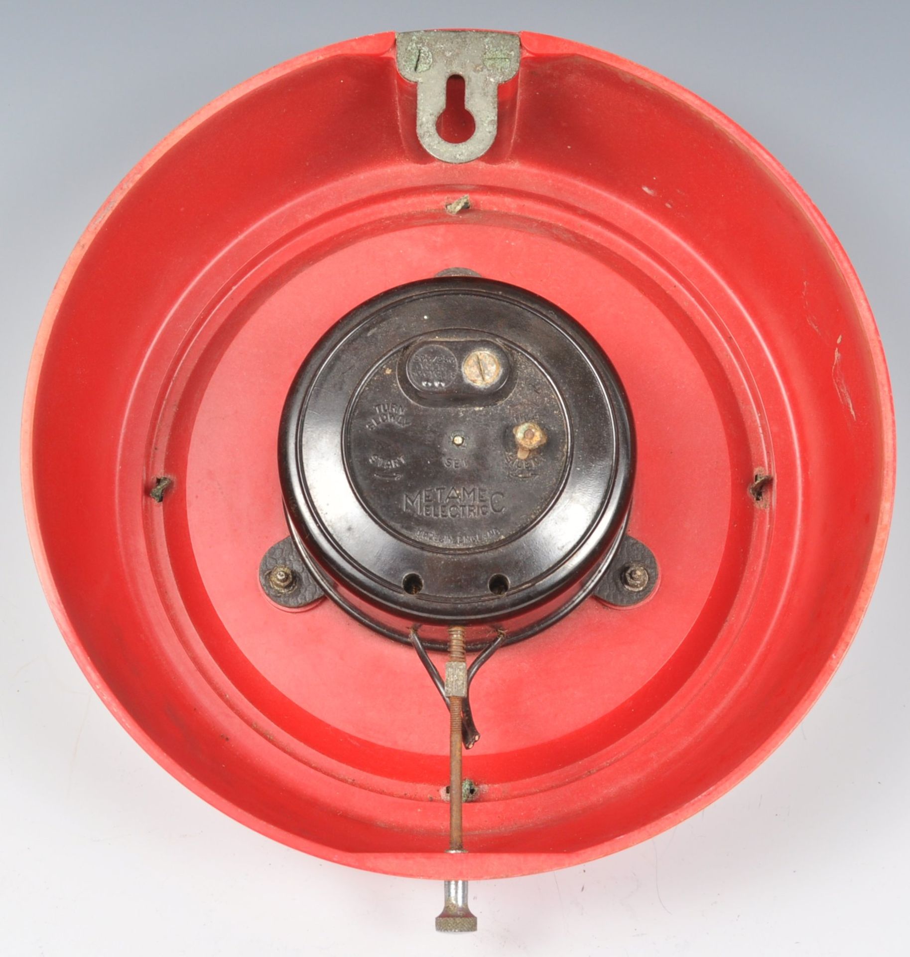 ORIGINAL 1950'S METAMEC ELECTRIC RED BAKELITE WALL CLOCK - Bild 2 aus 3