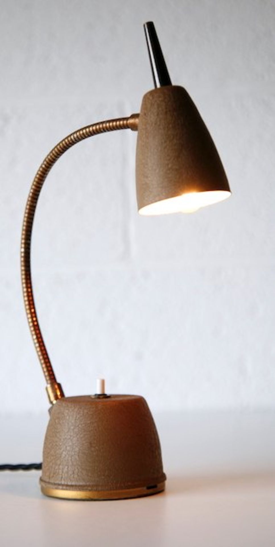 EAGLE HI LITE AMERICAN 1950'S FLEXIBLE GOOSE NECK DESK LAMP