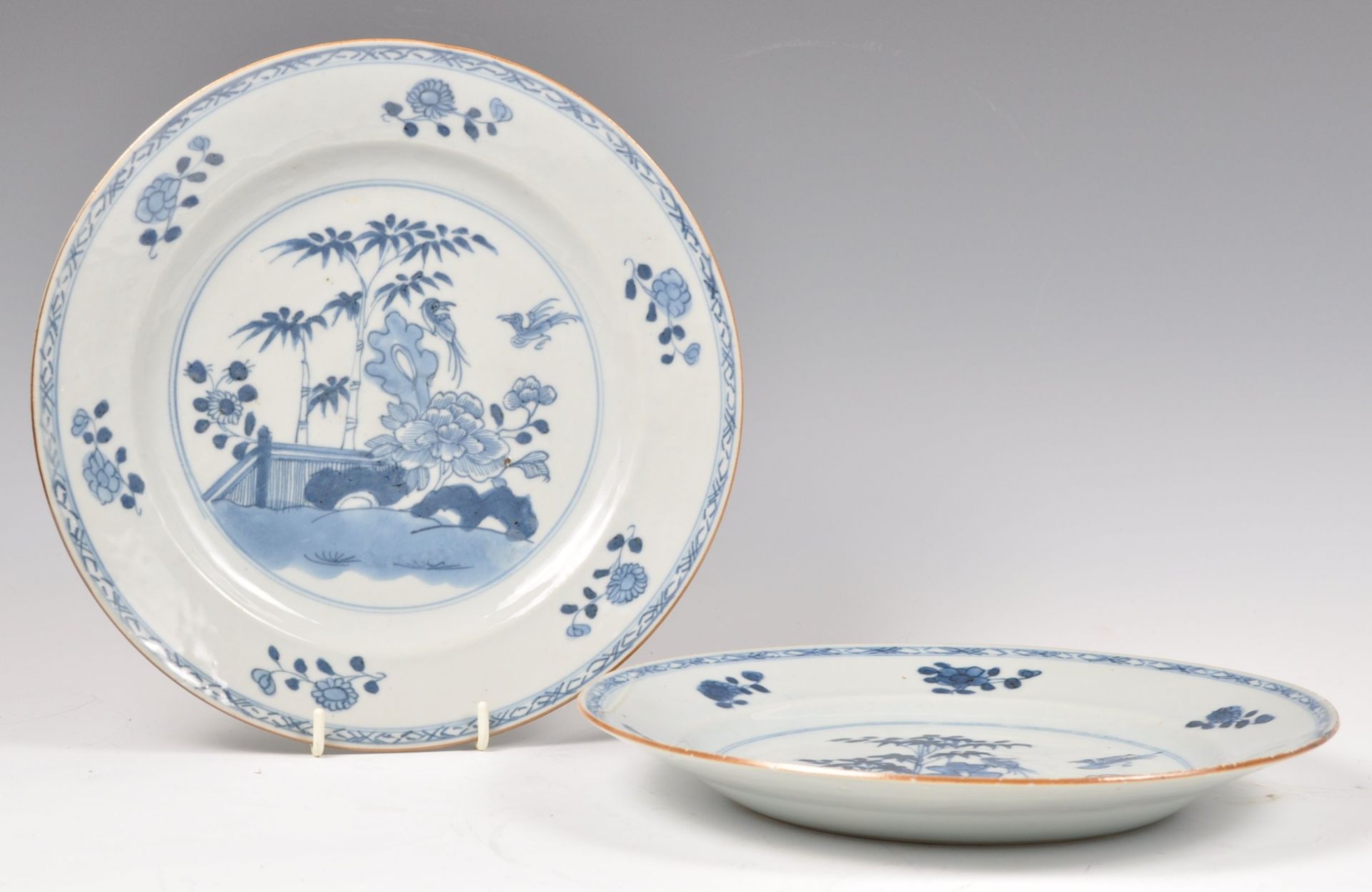 PAIR OF 18TH/19TH CENTURY CHINESE BLUE CAMAIEU PORCELAIN PLATES - Bild 5 aus 5