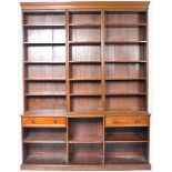 19TH CENTURY VICTORIAN MAHOGANY BREAKFRONT LIBRARY BOOKCASE