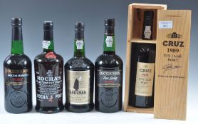COLLECTION OF VINTAGE PORT INCLUDING BOXED EXAMPLE