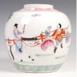 18TH CENTURY CHINESE QIANLONG GINGER JAR DEPICTING FIGURES