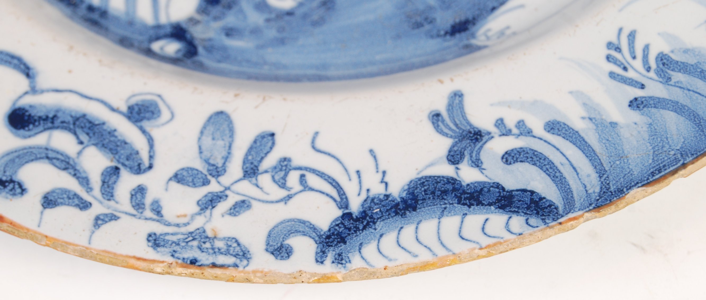 17TH/18TH CENTURY CHINESE KANGXI BLUE AND WHITE POTTERY PLATE - Image 3 of 6