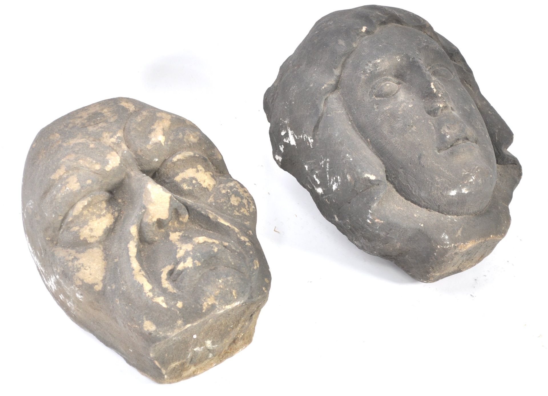 A PAIR OF EARLY CARVED STONE MEDIEVAL CARVED HEADS - CAUBLES - Bild 2 aus 11