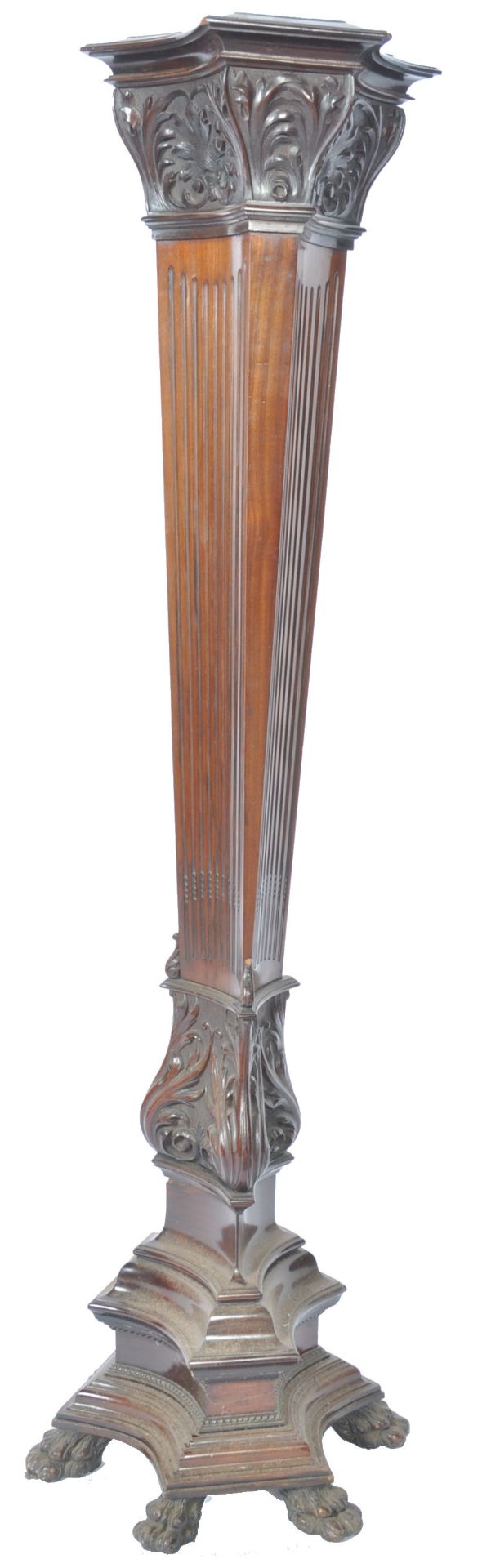 A FINE 19TH CENTURY MAHOGANY IRISH TORCHERE / BUST STAND