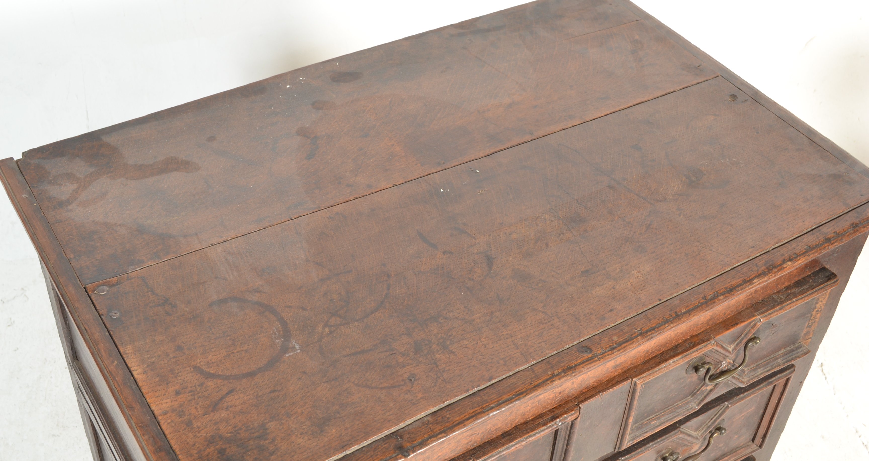 17TH CENTURY BLOCK FRONTED GEOMETRIC BACHELORS OAK CHEST OF DRAWERS - Image 3 of 6