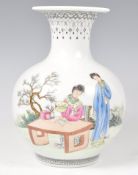 CHINESE REPUBLIC PERIOD VASE WITH HAND PAINTED SCENES