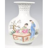 CHINESE REPUBLIC PERIOD VASE WITH HAND PAINTED SCENES