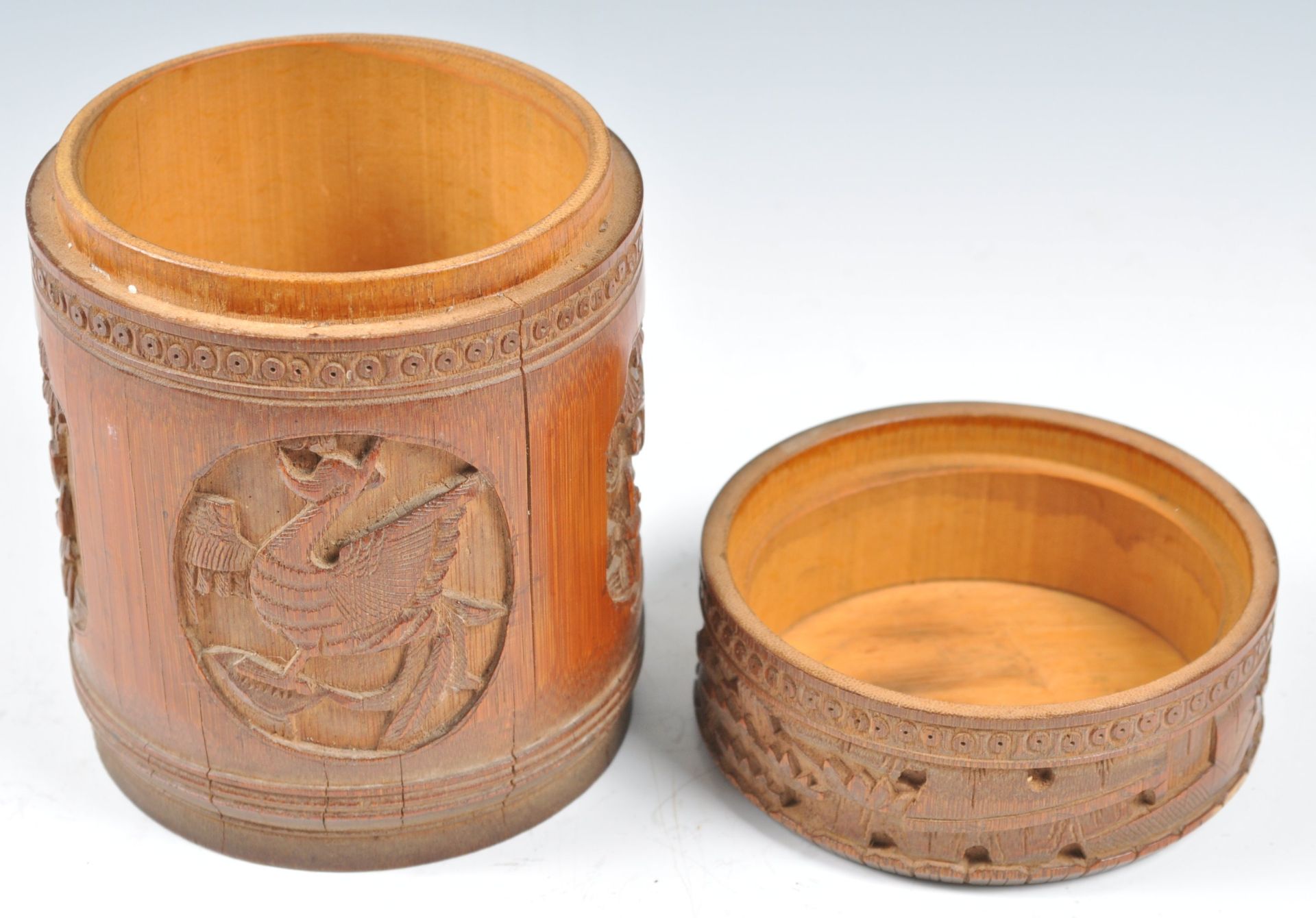 LATE 19TH CENTURY CARVED CHINESE BAMBOO TEA CADDY - Bild 4 aus 6