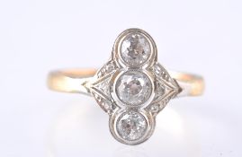 AN 18CT GOLD & PLATINUM ART DECO DIAMOND RING