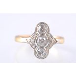 AN 18CT GOLD & PLATINUM ART DECO DIAMOND RING