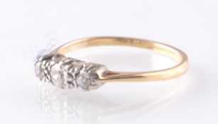 EARLY 20TH CENTURY 18CT GOLD 3 STONE DIAMOND RING APPROX 0.15CTS
