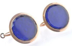 A PAIR OF ANTIQUE BLUE VAUXHALL GLASS AND GILT METAL EARRINGS