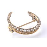 LATE VICTORIAN 19TH CENTURY 9ct GOLD & SEED PEARL CRESCENT MOON BROOCH