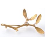 15ct GOLD AND SEED PEARL MISTLETOE BROOCH