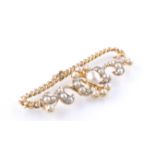 A 15CT GOLD PEARL & DIAMOND BRACELET