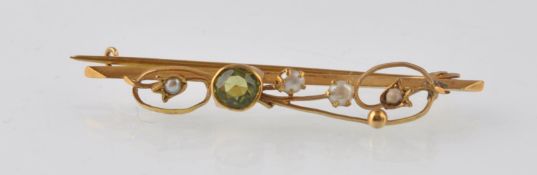 ART NOUVEAU 9CT GOLD PERIDOT AND SEED PEARL BROOCH