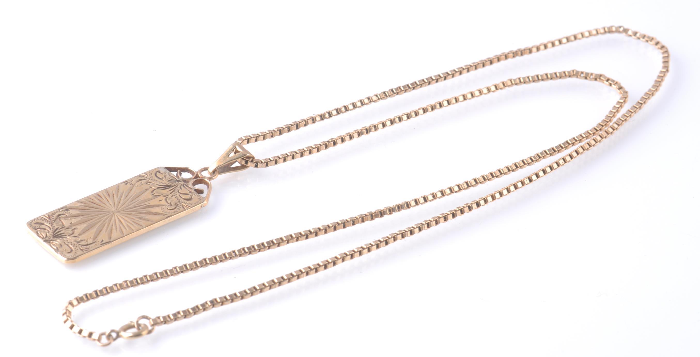 HALLMARKED 9CT GOLD BOX CHAIN AND INGOT STYLE PENDANT - Image 3 of 5