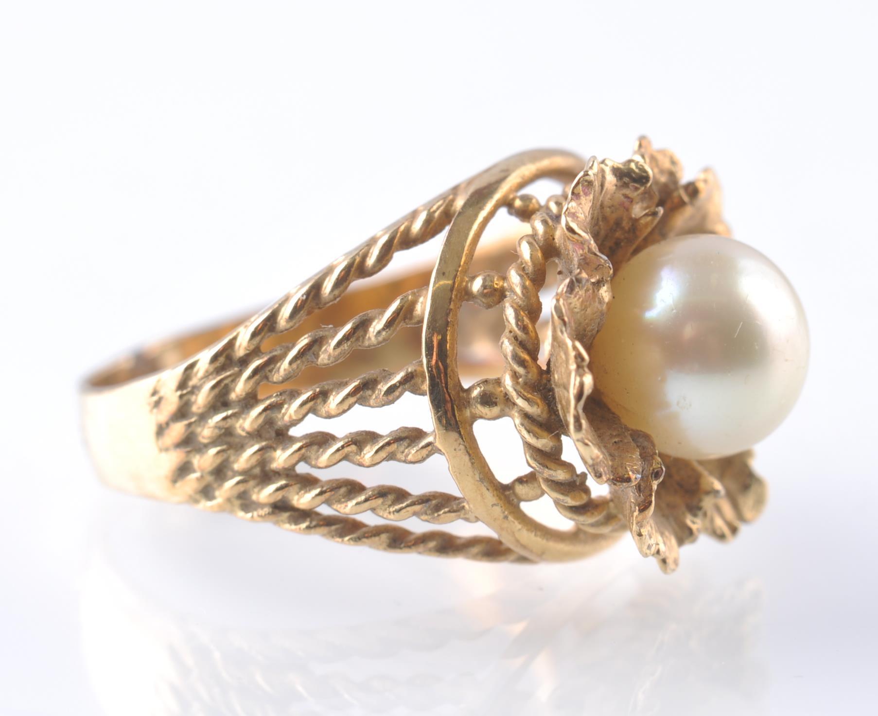 A 14CT GOLD AND PEARL RING - Image 3 of 5