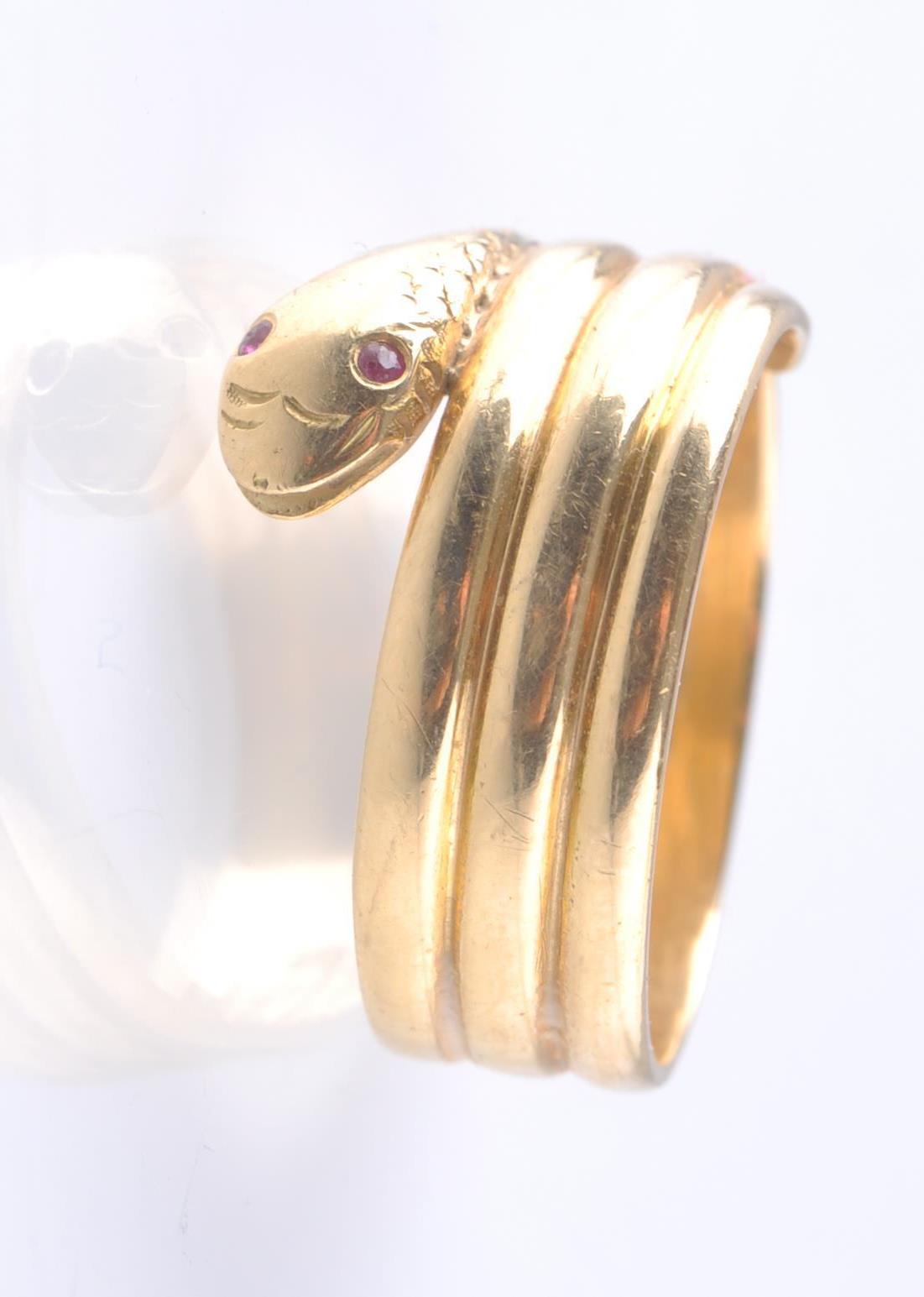 18CT GOLD LONDON HALLMARKED RUBY EYE SNAKE RING - Image 4 of 5