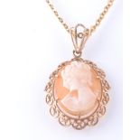 AN 18CT YELLOW GOLD CHAIN & ROSE GOLD CAMEO PENDANT