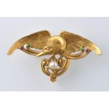 A 19TH CENTURY 18CT GOLD FRENCH BROOCH PENDANT WITH PEARL