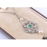 AN ART DECO EMERALD PEARL AND DIAMOND PENDANT NECKLACE