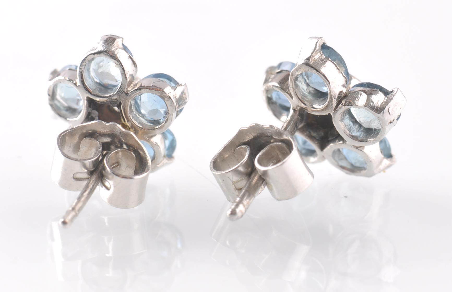 A PAIR OF 18CT WHITE GOLD, AQUAMARINE AND DIAMOND CLUSTER EARRINGS - Image 6 of 6