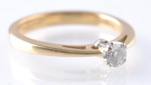 AN 18CT GOLD LEO DIAMOND SINGLE STONE SOLITAIRE RING