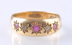 EARLY 20TH CENTURY HALLMARKED 18CT GOLD AND DIAMOND GYPSY RING