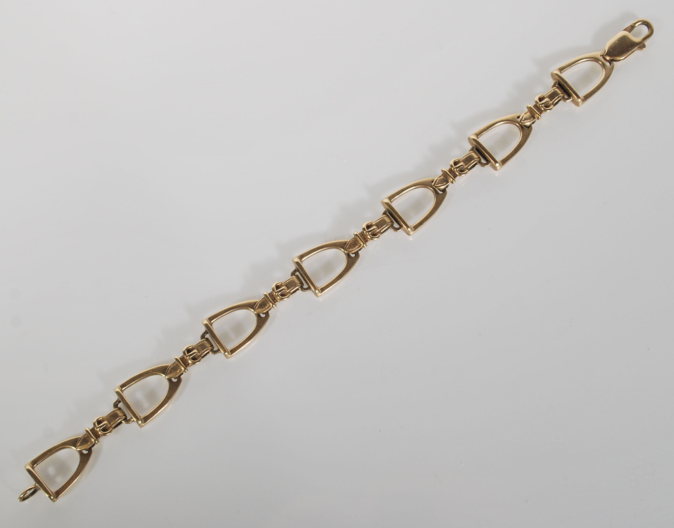 A 9ct Gold hallmarked designer bracelet by Rosemary Hetherington, the bracelet designed as Horse - Image 2 of 6