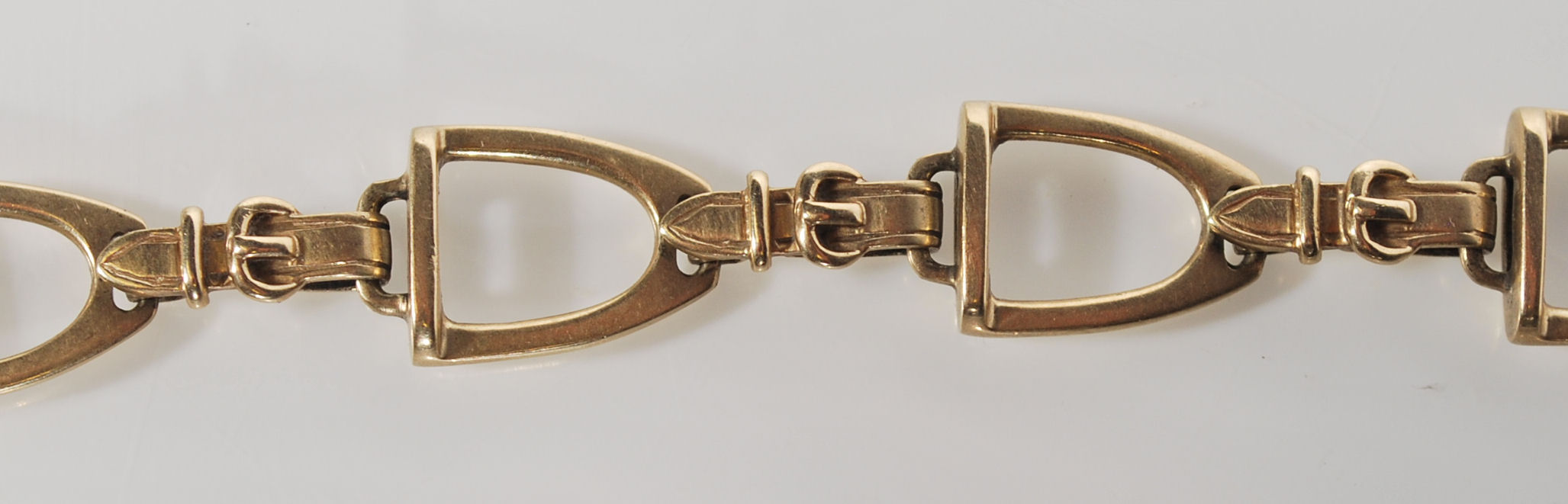 A 9ct Gold hallmarked designer bracelet by Rosemary Hetherington, the bracelet designed as Horse - Image 3 of 6