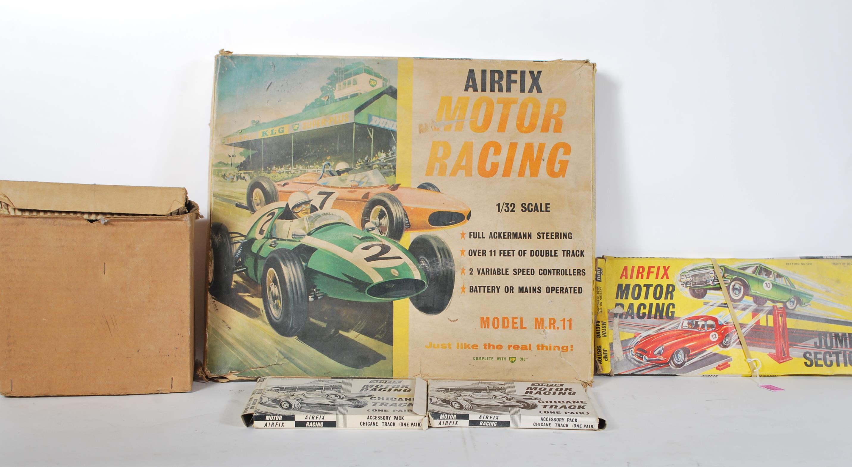 AIRFIX Motor Racing Vintage 1960's Track Contacts  x 72 BAGGED Patt 5043 NOS 