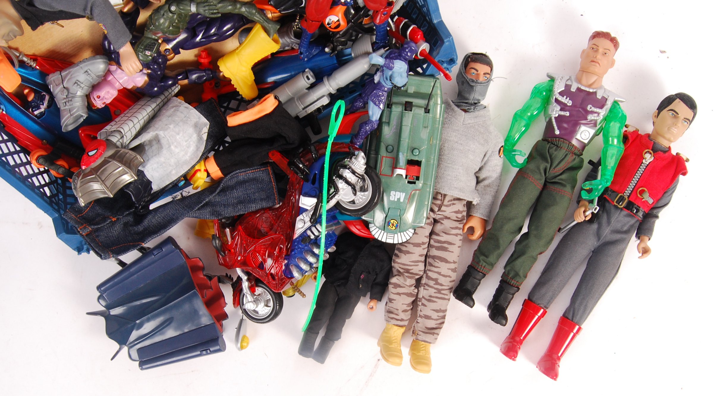 COLLECTION OF ASSORTED ACTION FIGURES - Image 2 of 3