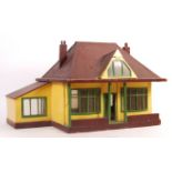 CHARMING 1950'S TRIANG STYLE DOLLS HOUSE BUNGALOW
