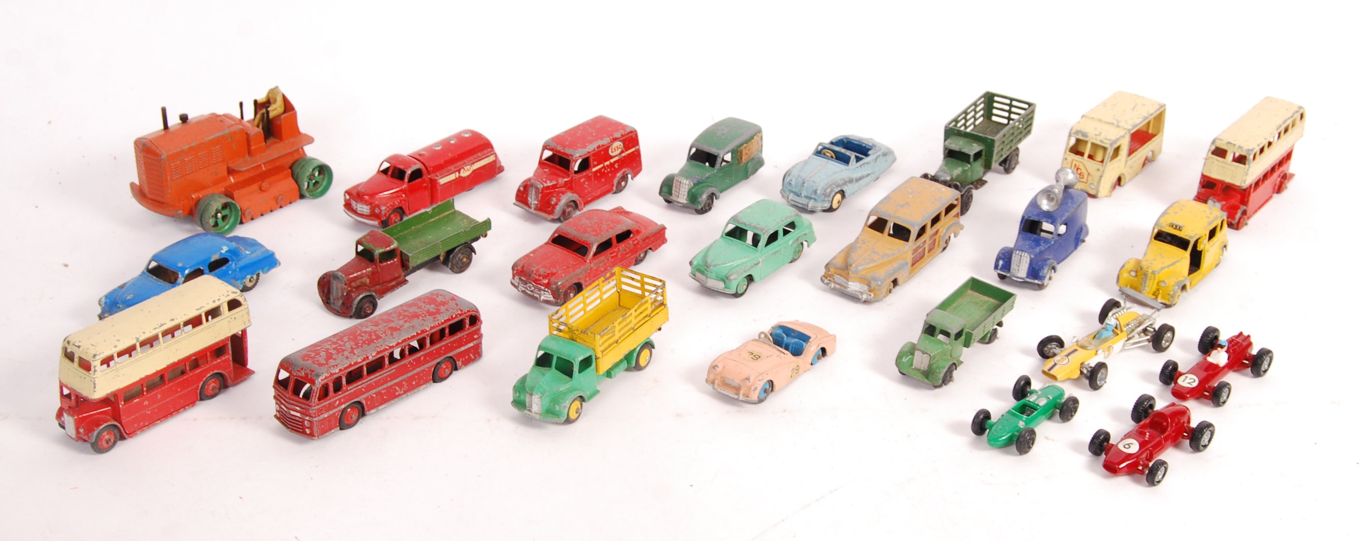 GOOD COLLECTION OF VINTAGE DINKY TOYS DIECAST MODELS