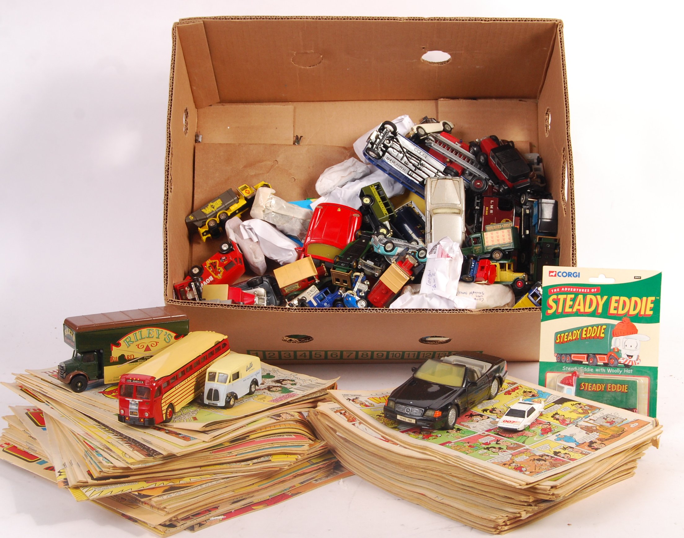 LARGE COLLECTION OF LOOSE ASSORTED DIECAST