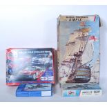 A GROUP OF AIRFIX AND OTHER MODEL KITS