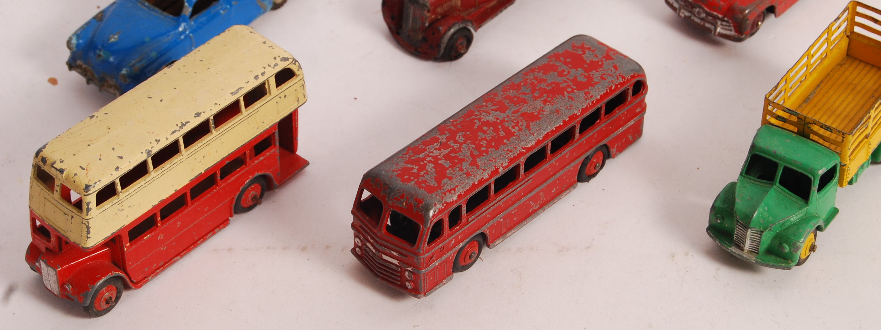 GOOD COLLECTION OF VINTAGE DINKY TOYS DIECAST MODELS - Image 5 of 6