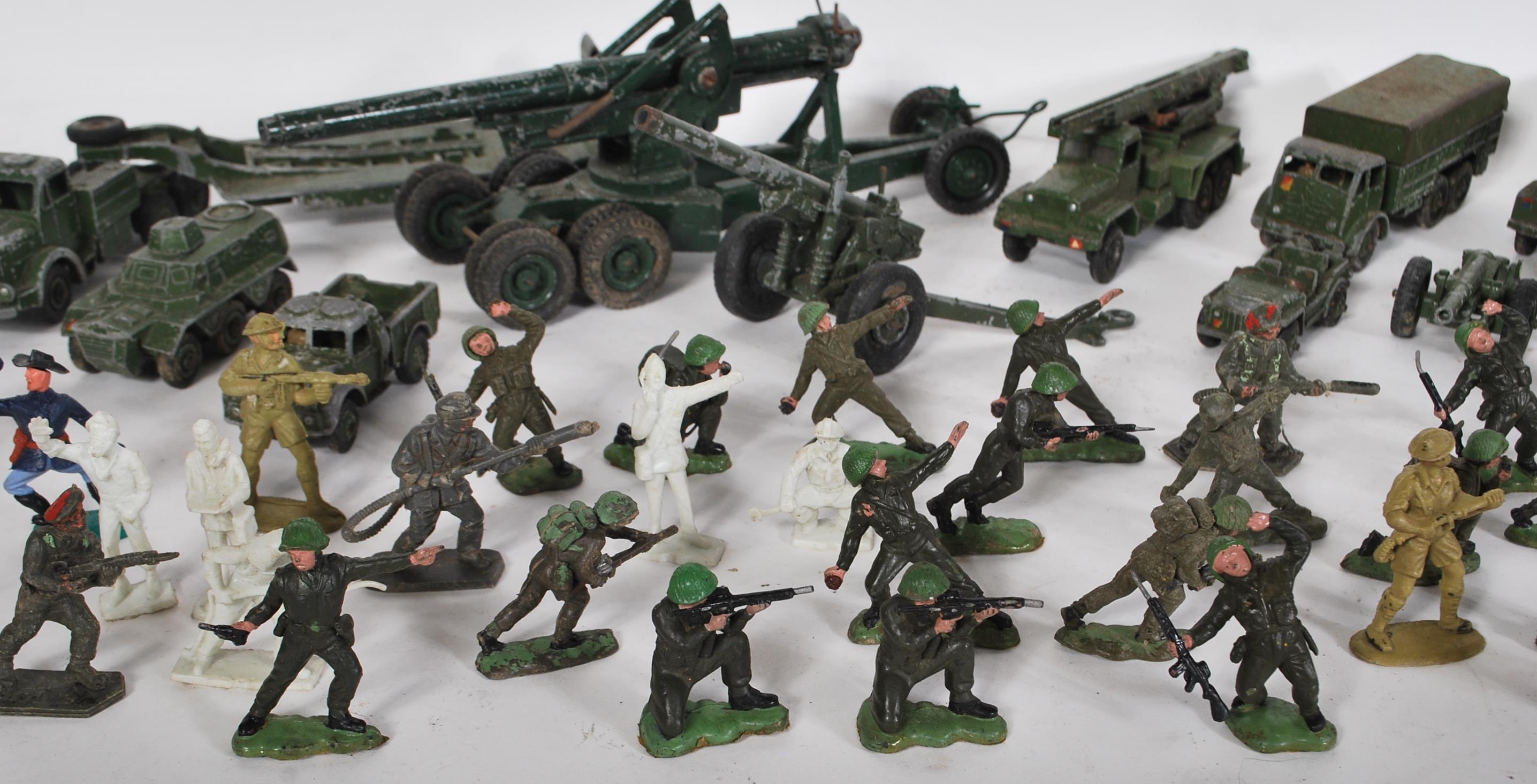 A collection of assorted vintage Military related diecast models mostly Dinky Toys to include - Image 7 of 7