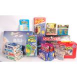 COLLECTION OF ASSORTED VINTAGE TOYS & GAMES