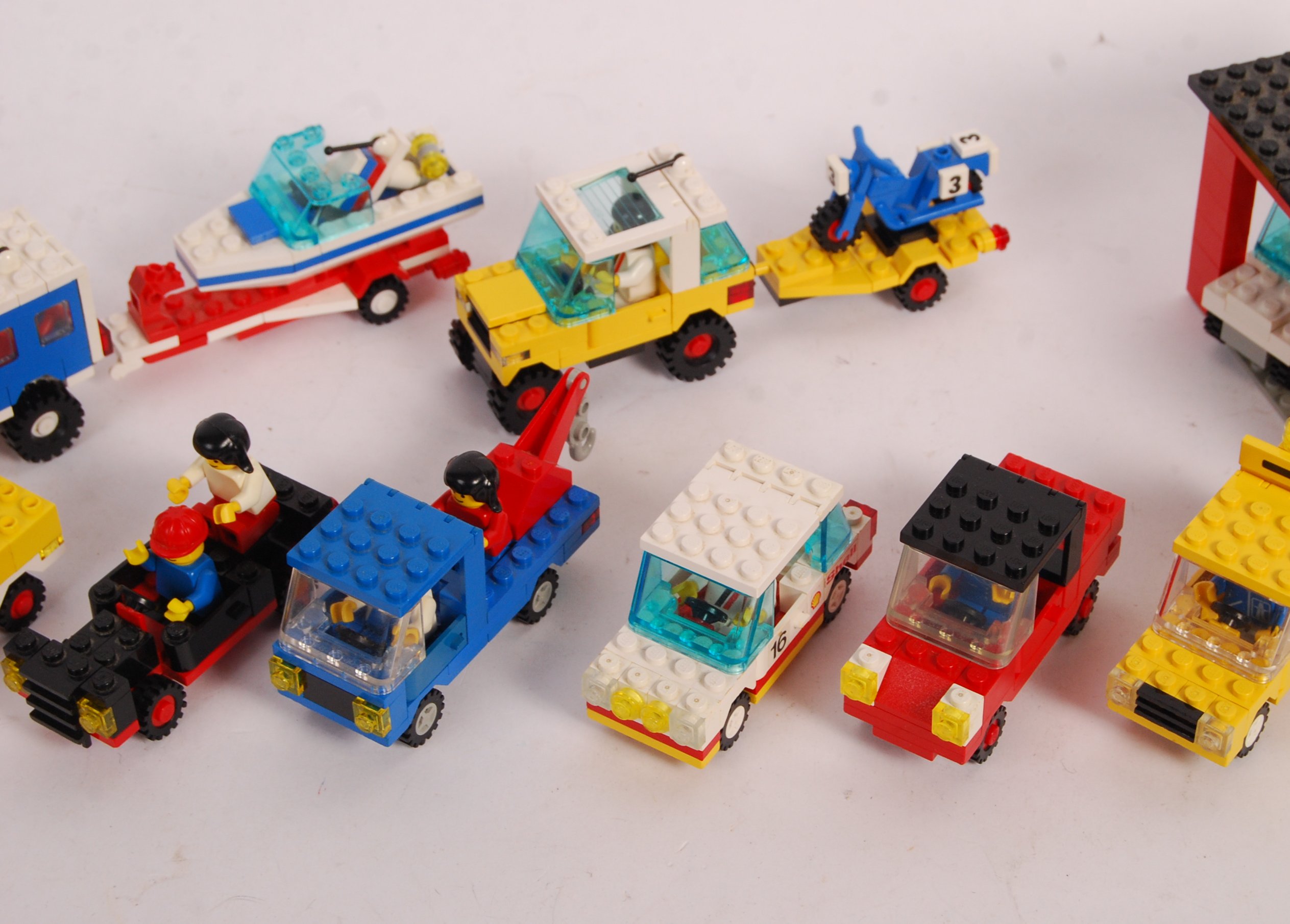 COLLECTION OF VINTAGE BOXED LEGO SETS & LOOSE LEGO - Image 8 of 9