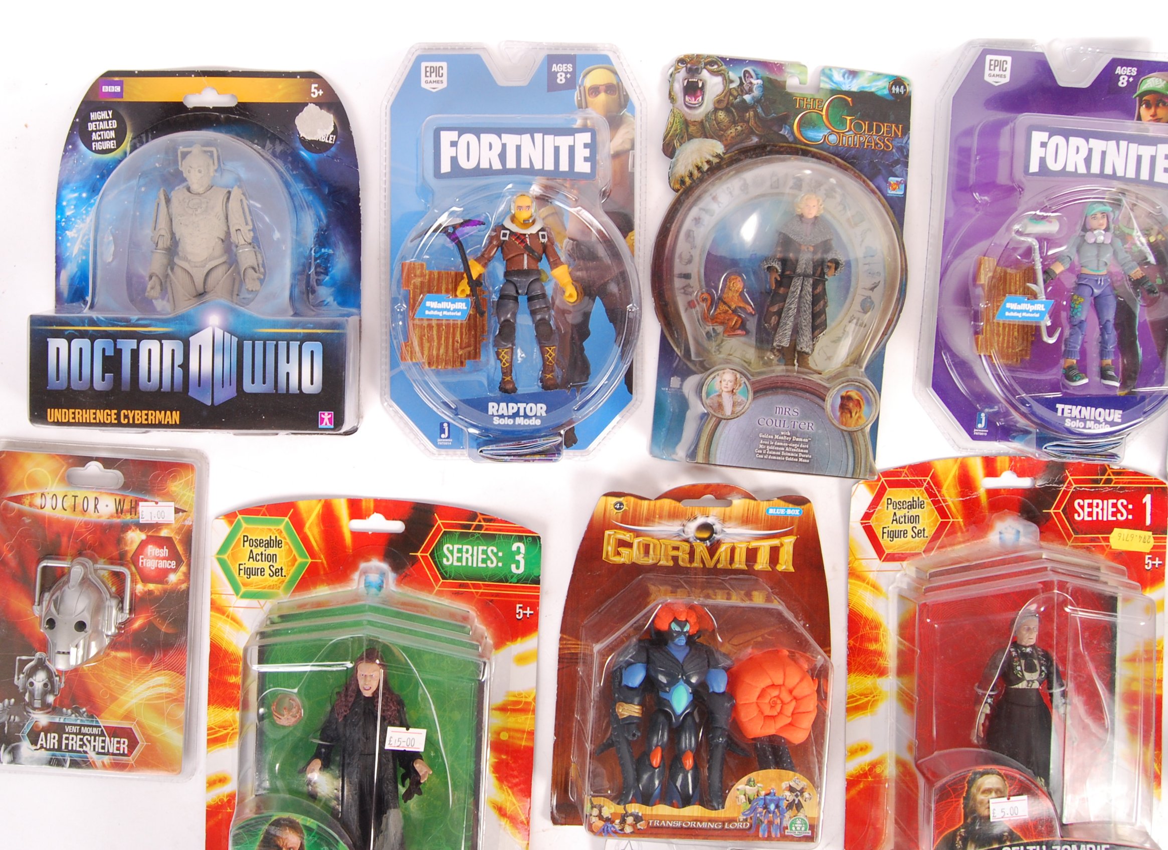 COLLECTION OF ASSORTED CARDED ACTION FIGURES - Image 2 of 5