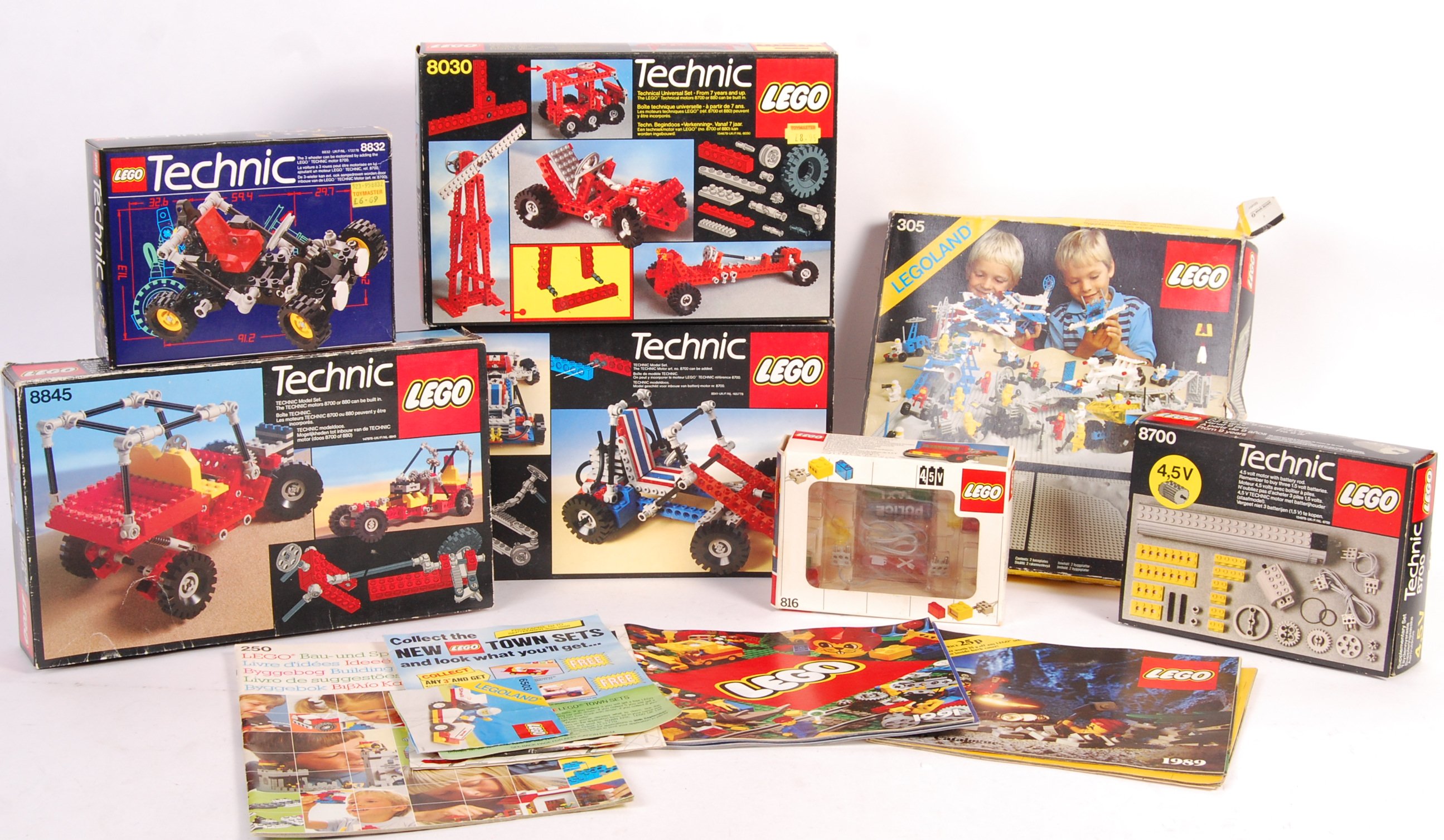 COLLECTION OF VINTAGE BOXED LEGO SETS & LOOSE LEGO