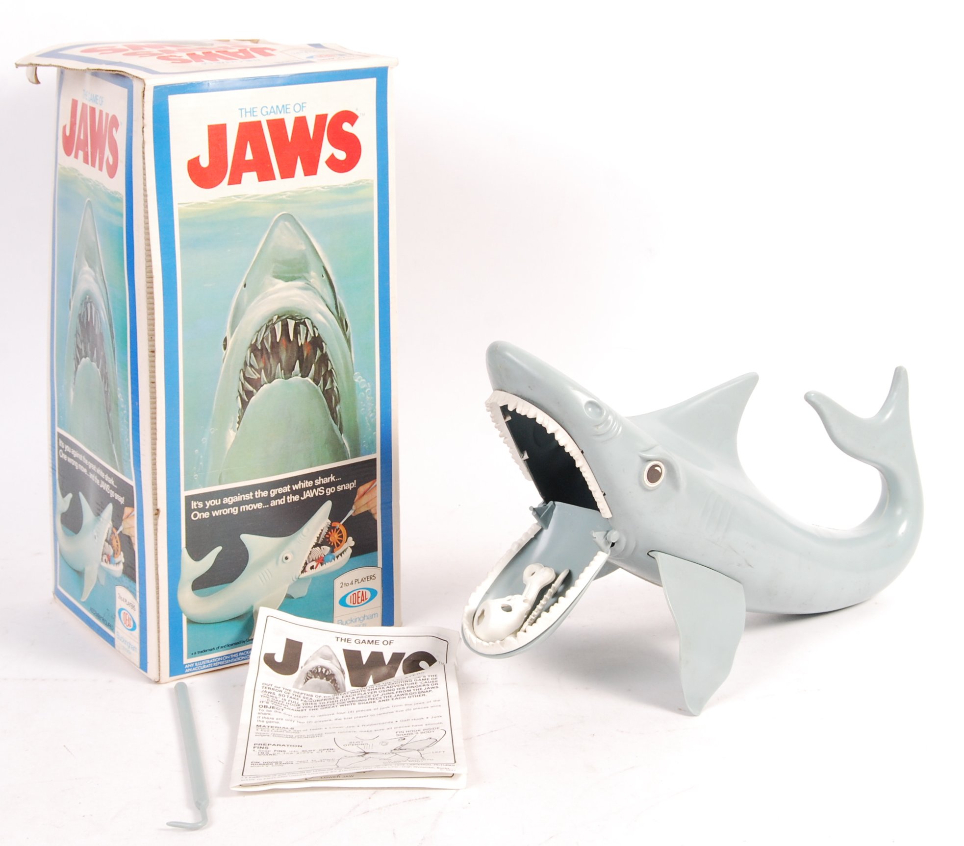 RARE VINTAGE ' THE GAME OF JAWS ' MOVIE TIE-IN GAME BY IDEAL