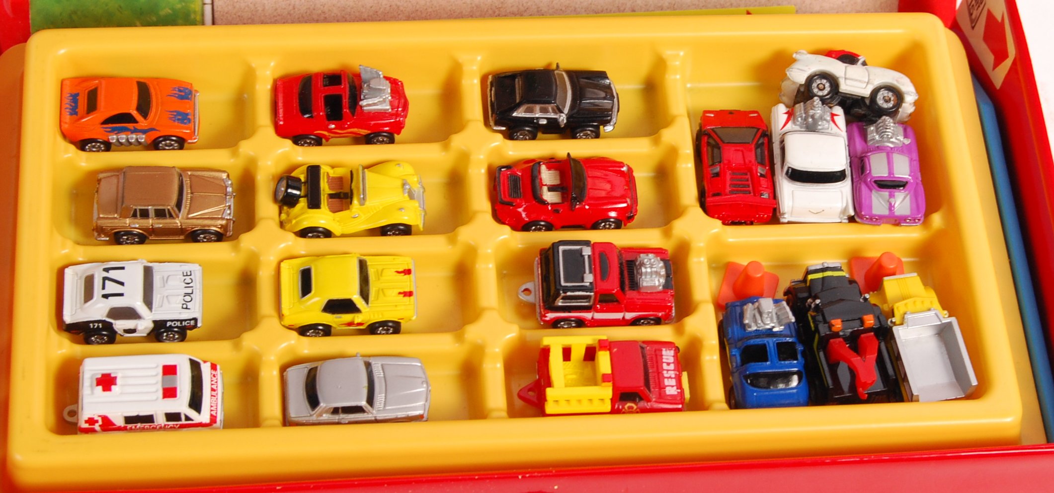 COLLECTION OF VINTAGE GALOOB MICRO MACHINES / MICROMACHINES - Image 4 of 5
