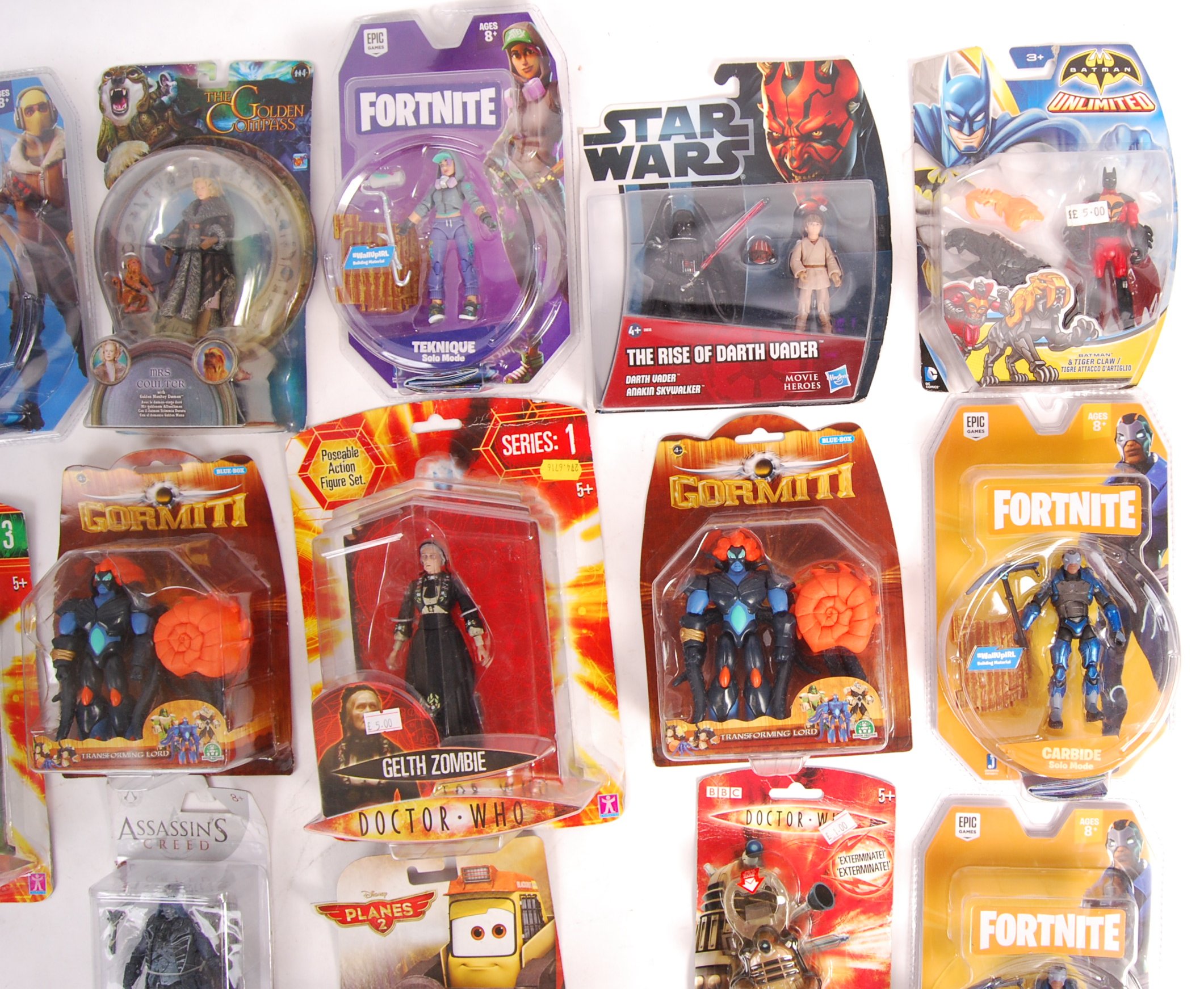 COLLECTION OF ASSORTED CARDED ACTION FIGURES - Image 3 of 5